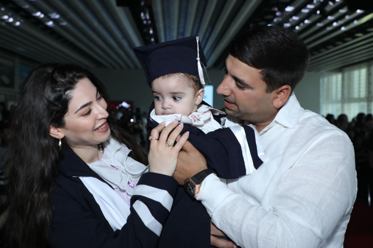 AzMİU-nun yaradılmasının 50-ci ilində təntənəli Məzun Günü - FOTOLAR